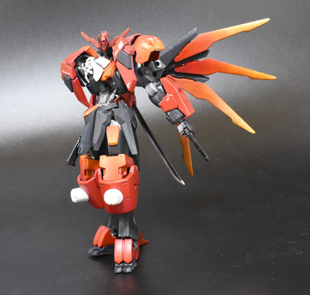 見た目はアシンメトリ―になるようにしました。
武器は『2丁拳銃』『日本刀』などです。