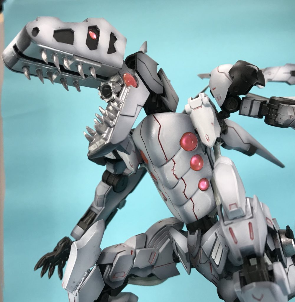 俯瞰から
『撃墜されたパイロットが最後に見たモノ』
…的な
巨大で凶暴な感じが出て良いでしょう?