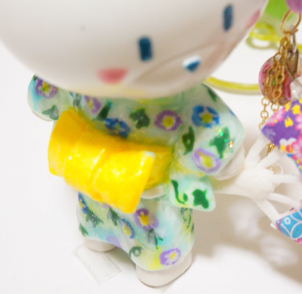 帯は自分で結んだ帯風に作ってます。
作り帯(リボンが既に出来てて帯に挟み込むだけのもの)はあまり好きではないので。