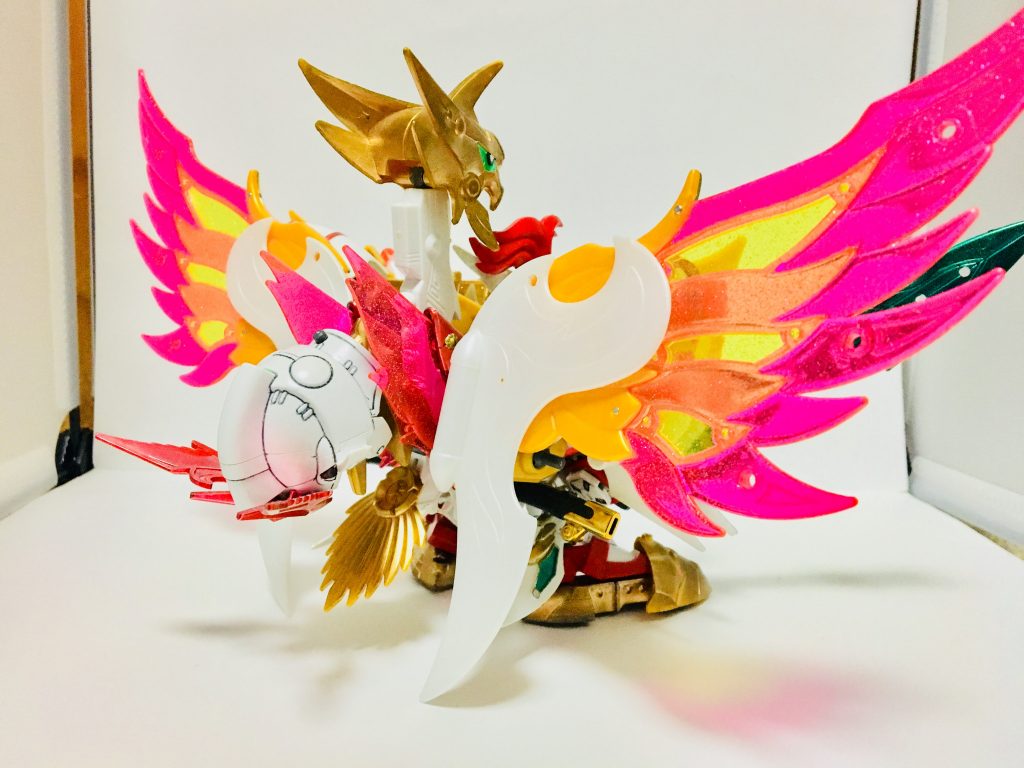 リア。武者時の兜はフェニックス本体のジョイントに。ちなみに4点支持で立位保っています