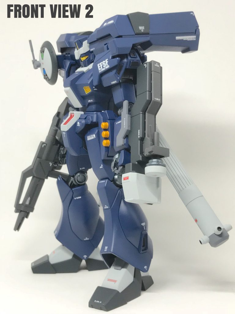 カラーリングは迷いました。
この後、続く僚機にも合う色の組み合わせ
にするため、WEBで色々な方の作例を参考
にし、結果このカラーパターンにしました。