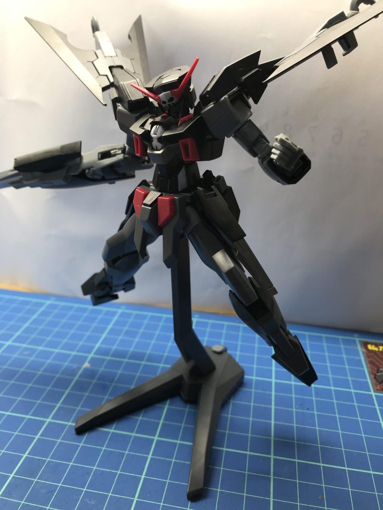 変形機体ということもあり台座がついてくるのはありがたいですね。