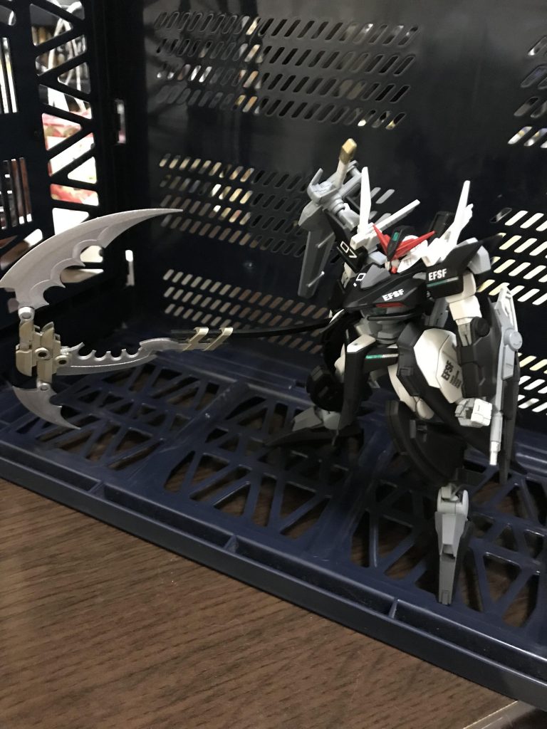 ガンダムスローネツヴァイ–3枚目/制作者：真樹京介