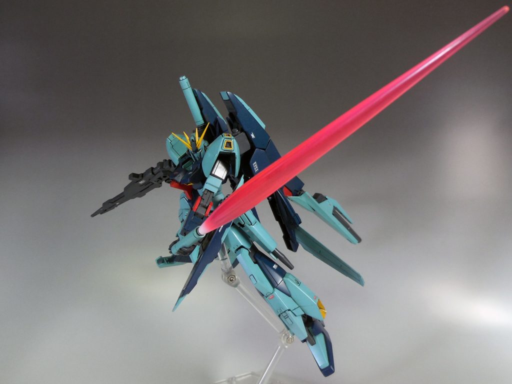 サーベルはハイパービームサーベル仕様