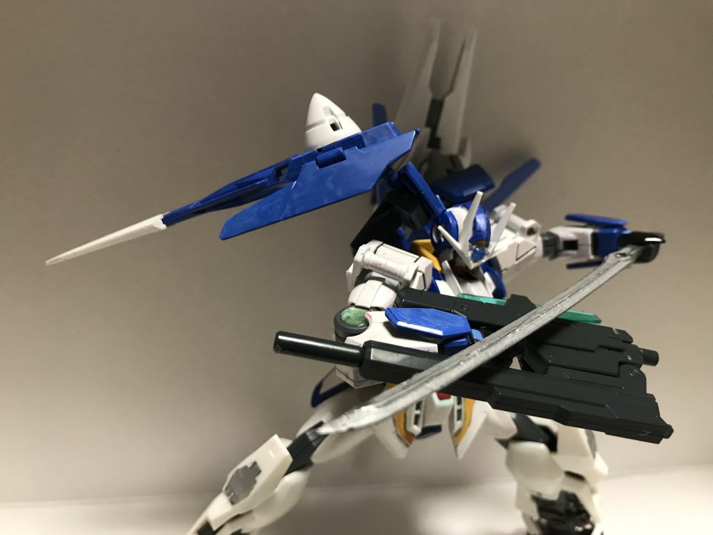 ふたつの力を使い戦う機体