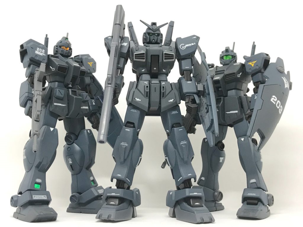 ティターンズ第２０部隊 第一小隊の
完成です。（脳内妄想でスミマセン！）
一応、機体番号を設けてますので、
見てやって下さい。(⌒-⌒; )
  ●マークⅡ     ２０１号
  ●クゥエル   ２０２号
  ●ジム改       ２０３号