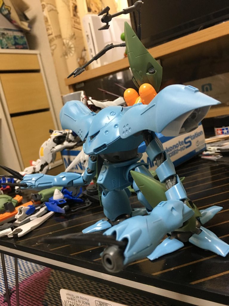 接着したり穴開けてジョイントつけたり