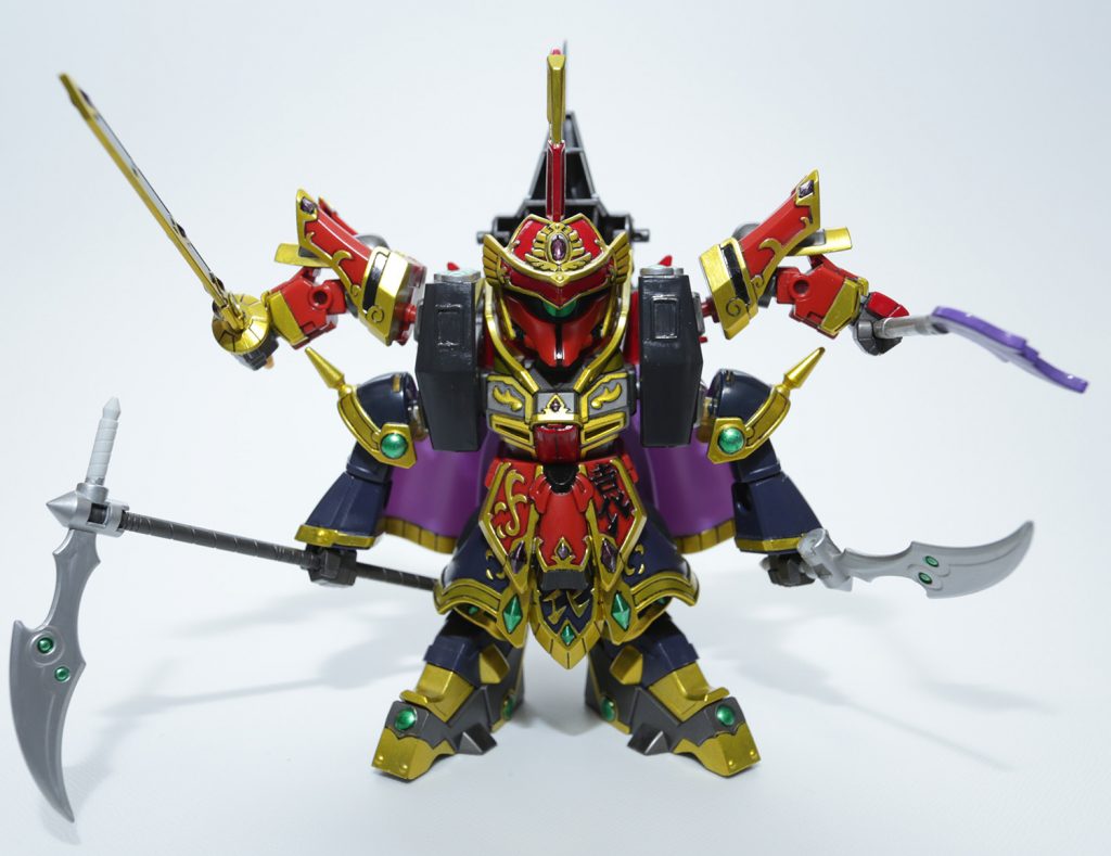 SD戦国伝のズサバウ（龍将飛将）から引き継いだ合体ギミック。この二キャラをセットで出すからにはこの形態を出さないと。