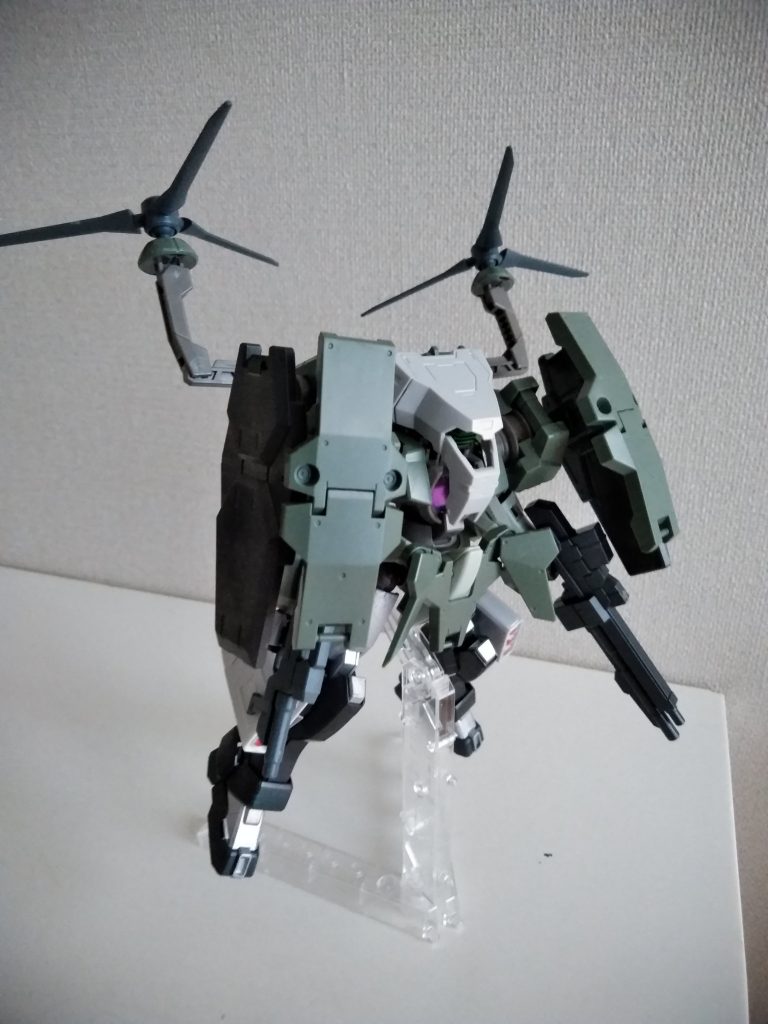 オスプレイっぽくなりますね。
ティルトローターパックのあまりの羽を使用しました。