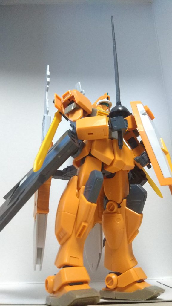 ・バーストサーベル
ガンダムヴィダールの武装。突き刺した刀身を切り離して爆破する事が可能。刀身は腰のバインダーに6本装備