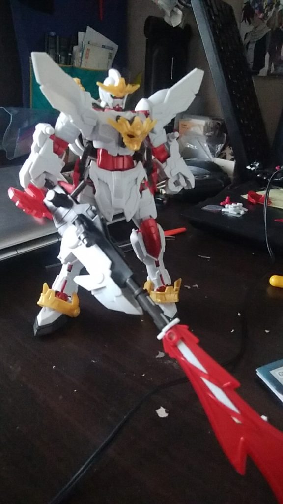 素組み状態、シールは目のみ使用。
後は筆で適当にやりました。
本当はスプレーでやりたかった