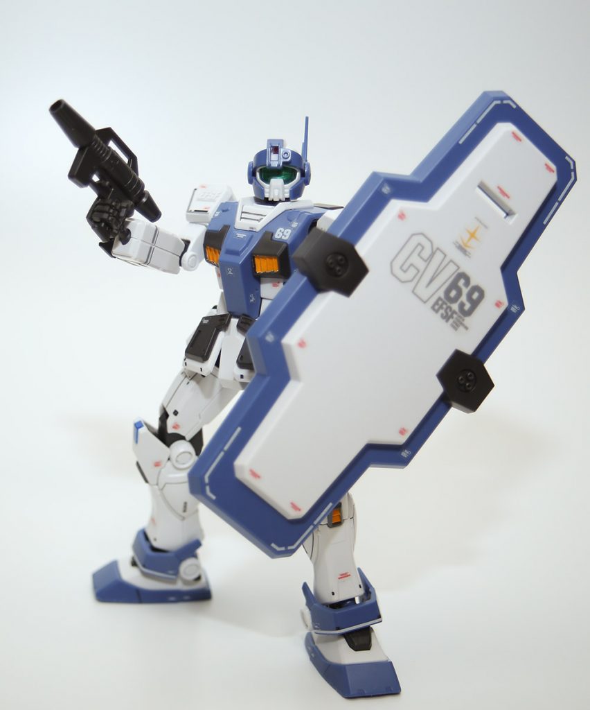 盾がメインのMSですが、プラモデル的には盾に振り回される感じですね…
