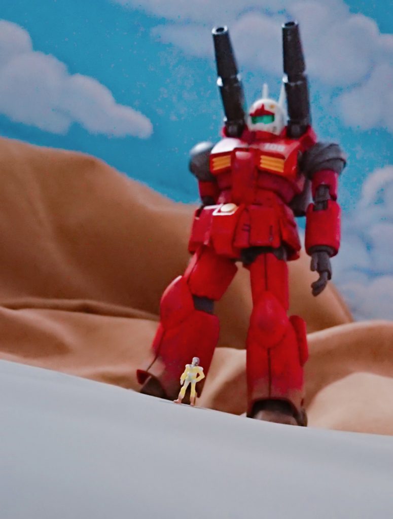 1/144の人パーツをカイ・シデン仕様に塗ったものと一緒に