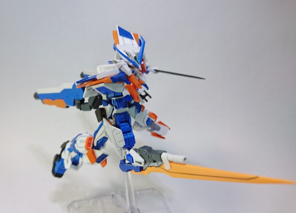 ガンブレードMk-2
以前のブルーにも装備させていた銃にも剣にもなる複合装備を、ブレード部分を新調させて装備しています。複合武装便利そうでお気に入りです。