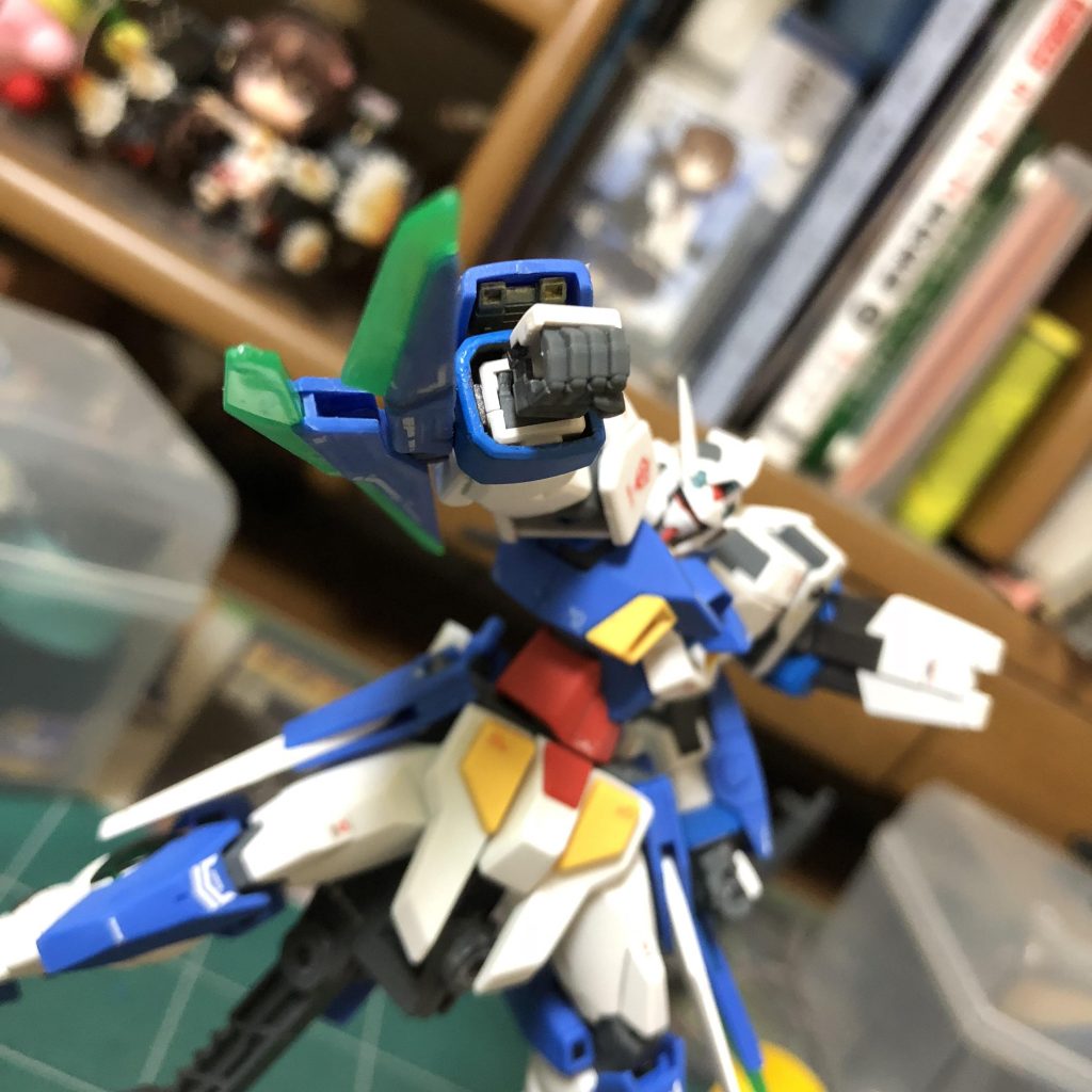 ・*ビームガン*
Sビット-typeA-、-typeB-を特定の位置に固定することで使用できる小型ビーム兵器。

Sビット内部に備えるため威力は乏しい。

攻撃ではなく牽制に使用される。