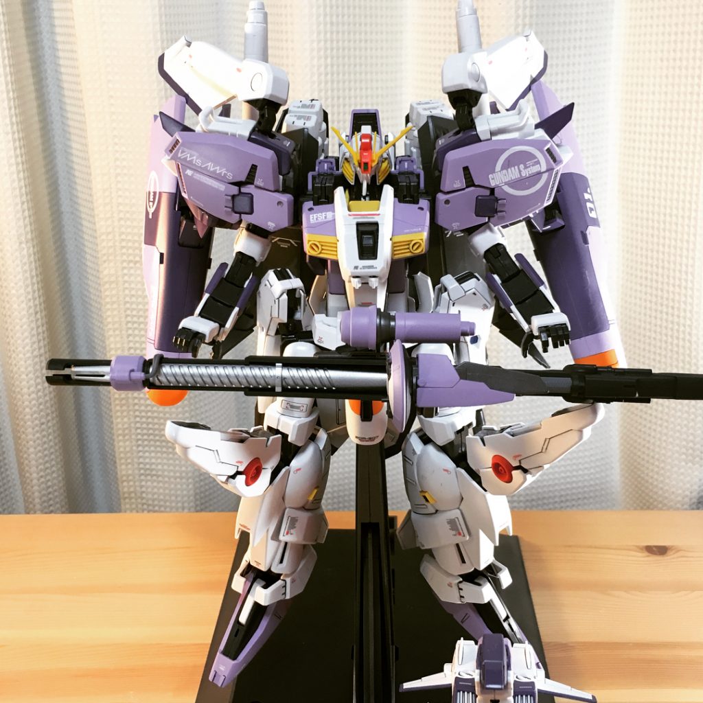 お色はなんとなくあまってた紫系で部分塗装しましたー。