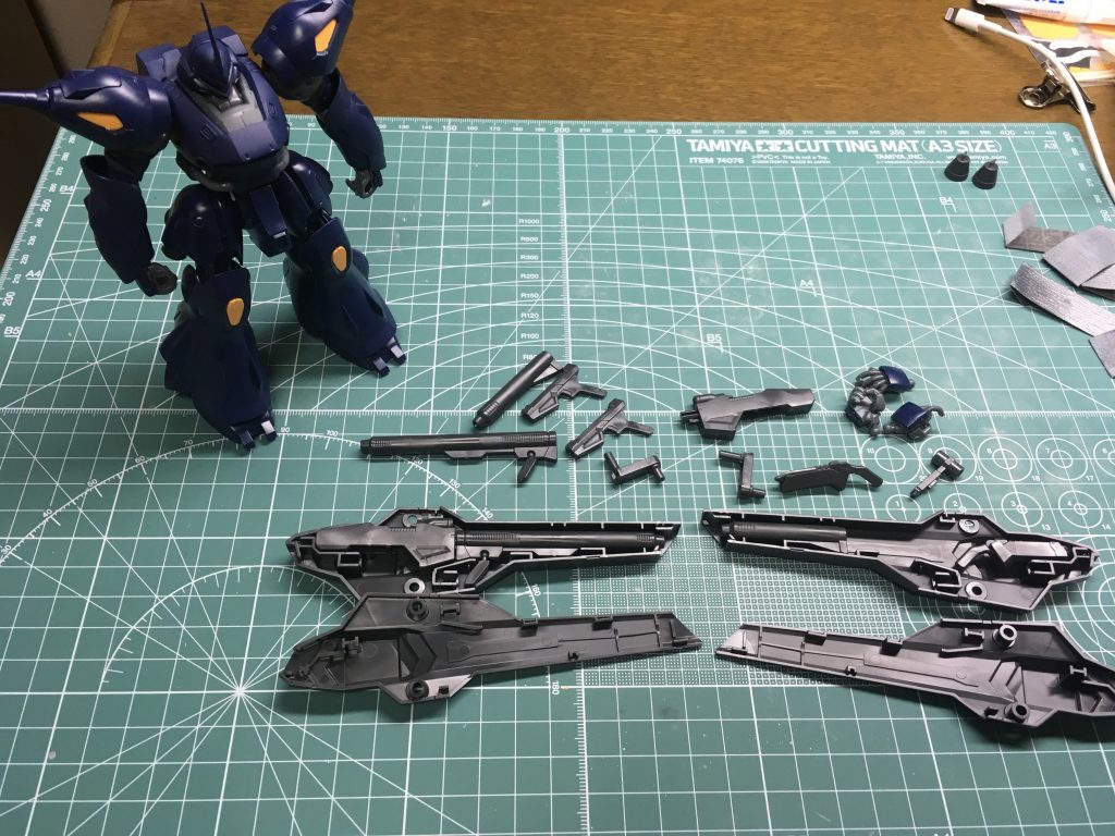 珍しく製作途中にも何枚か写真撮ってました
もともとこっからすぐ塗装に入るくらいの予定だった気もする・・・