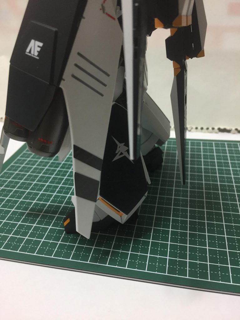 νガンダムHWS–3枚目/制作者：指切り抜刀斎(デザインナイフ)