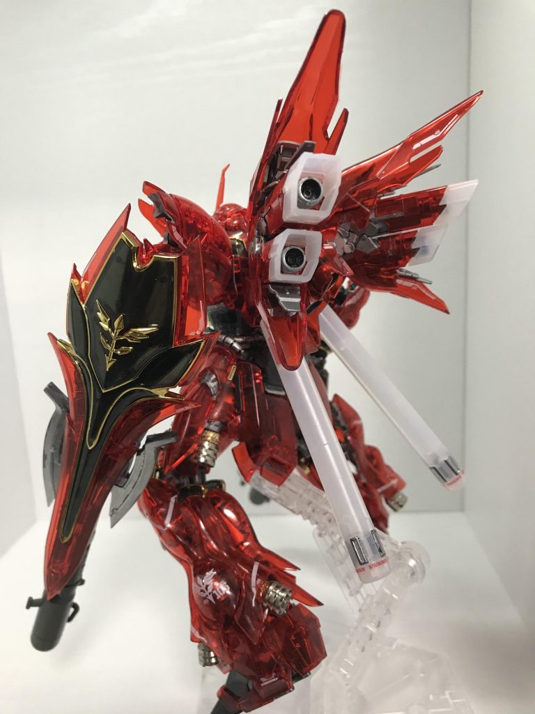 白い部分もクリアパーツです。