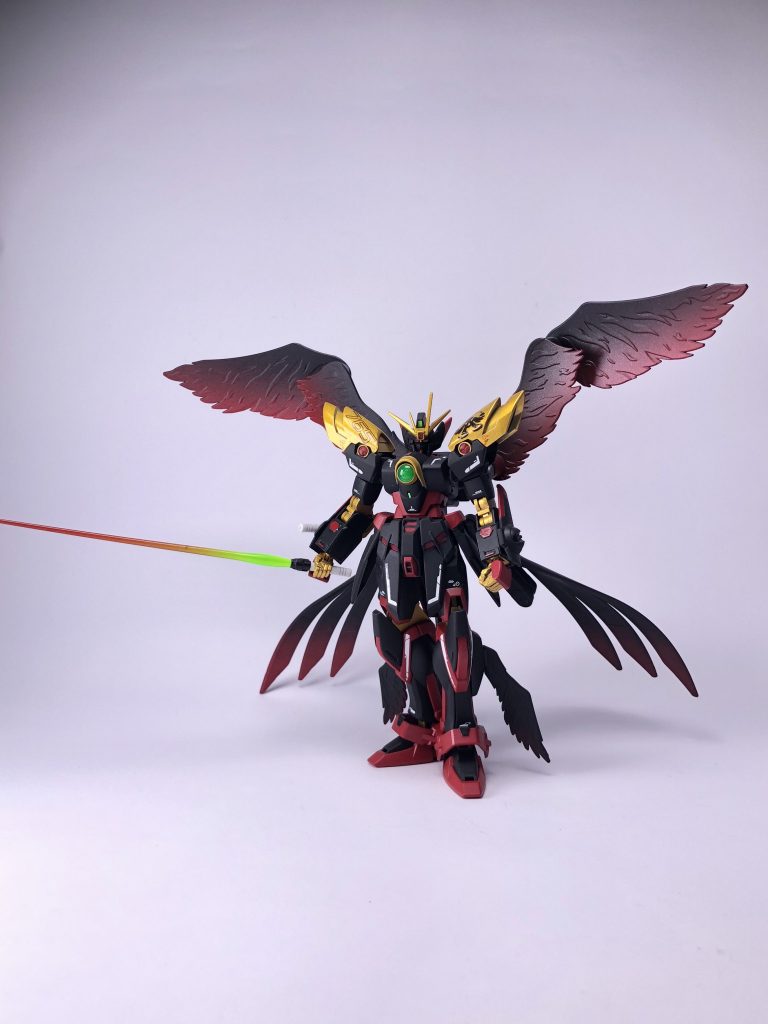 メインと脚の翼はビルドストライク、尾翼(?)腰から生えている翼はノーベルガンダムの髪パーツを使いました！！