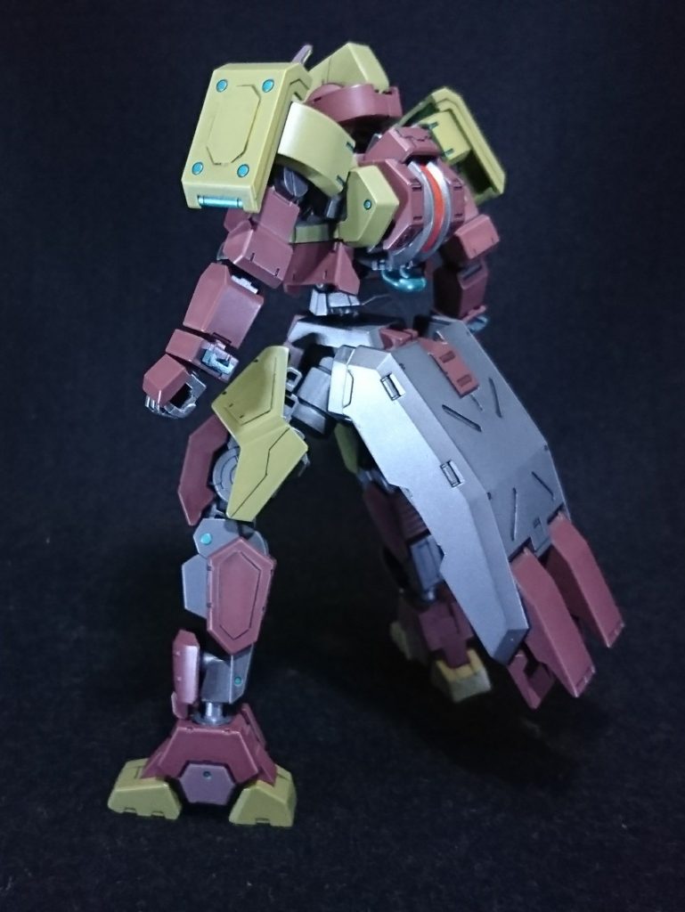 腿ディテールアップしてます。