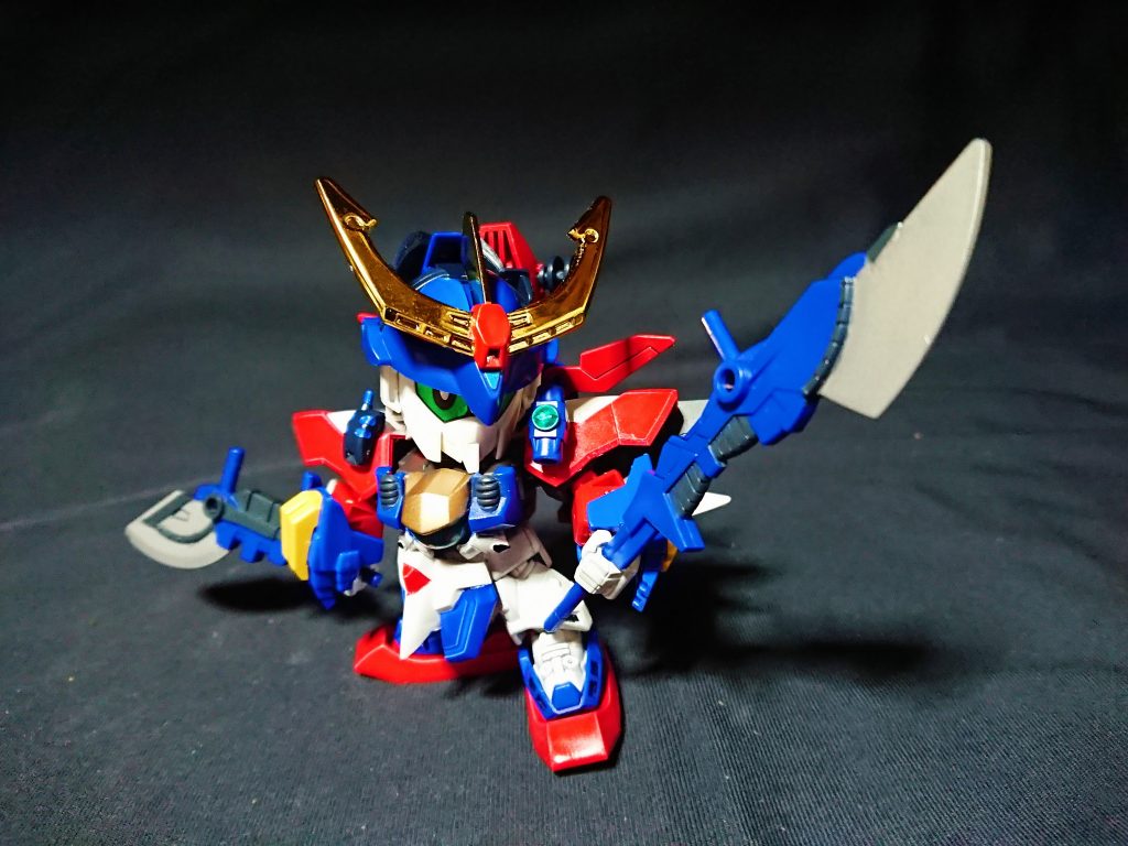 機王はZガンダムとゴッドガンダムがモチーフ。
キオーナギナタとキオーマサカリを構えても、頭身が上がったおかげで武器に振り回されてる感は減ったかも？