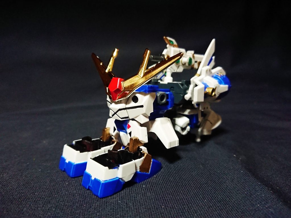 白鋼猛牛(ブオー)は鎧を外せないため、最初はオミットするつもりでした。
本体ごと変形させる形なら見た目を崩さずできそうだったため、頭部が余剰になるがこの形で再現しました。