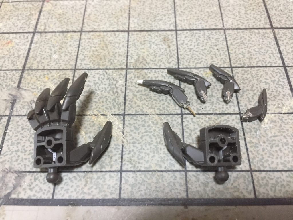 指はやっぱり全部切り離して加工。