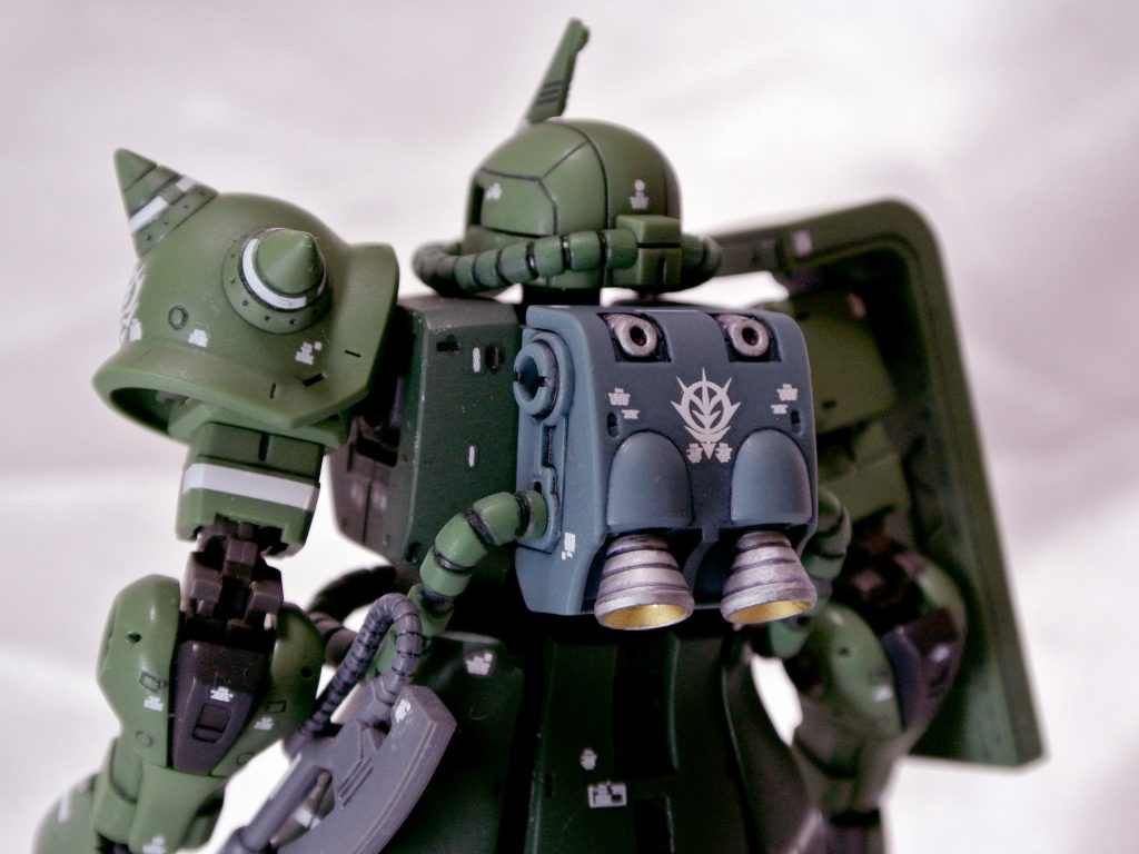 なんかバックパックは2種あり、まず練習に本命じゃない方を組んでみたのですが、愛着が沸いてしまい採用!