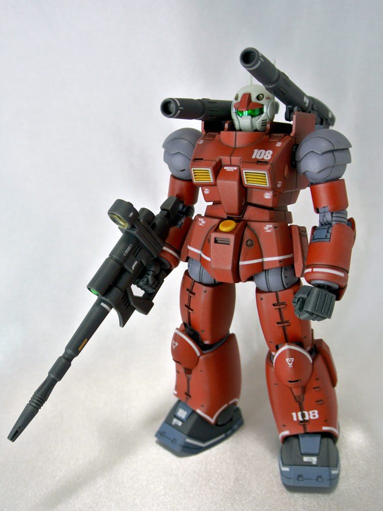 例によって、頭部とライフルのセンサー類は、ブラックライトに反応して光ります。