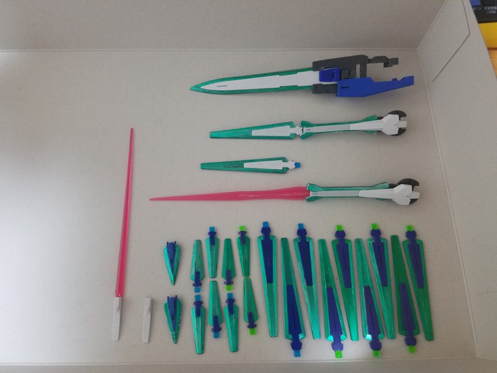 武装一覧
GNソードIII改×1
ブレイクブレイド×2
cファンネルショート×8
cファンネルロング×11
ブレイドファンネル×2
ビームサーベル×2
左腕部内装ビームサーベル×1
コアファイター先端部内装ビームサーベル×1