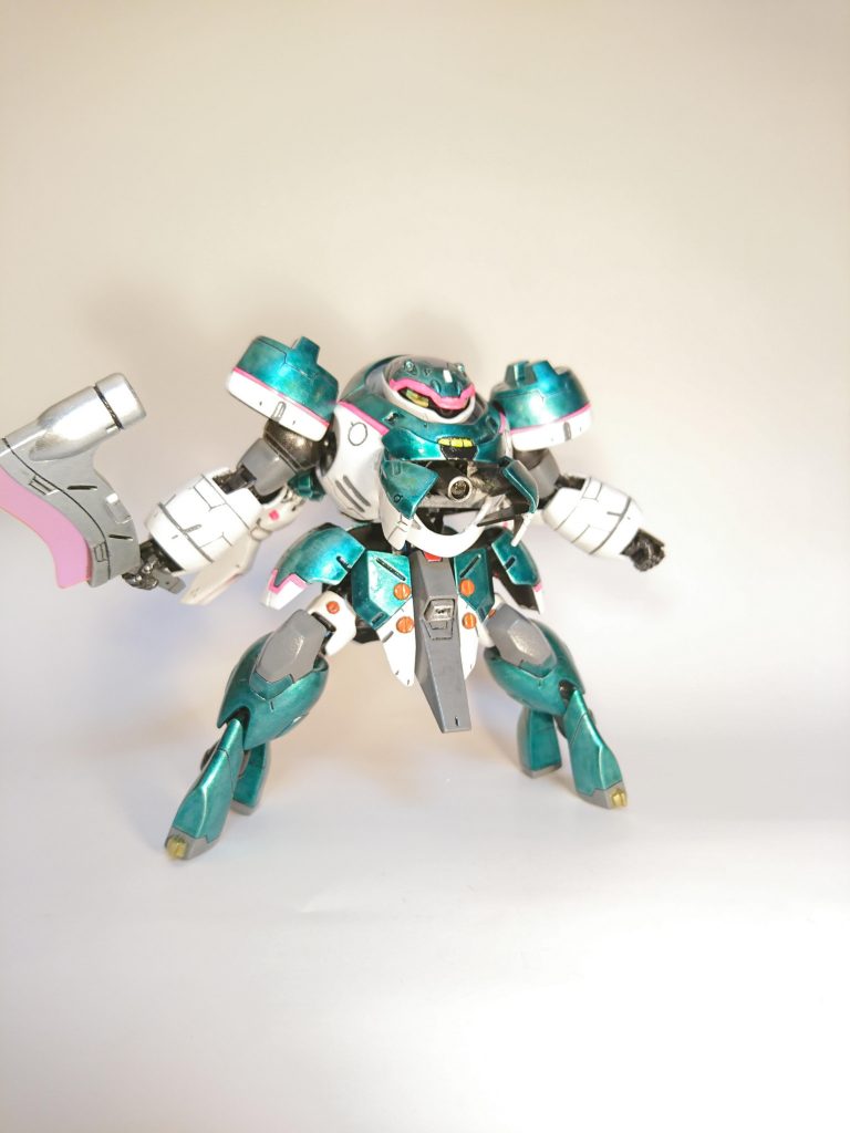 胸部の砲塔が突き出ます。グラ〇クロス!!