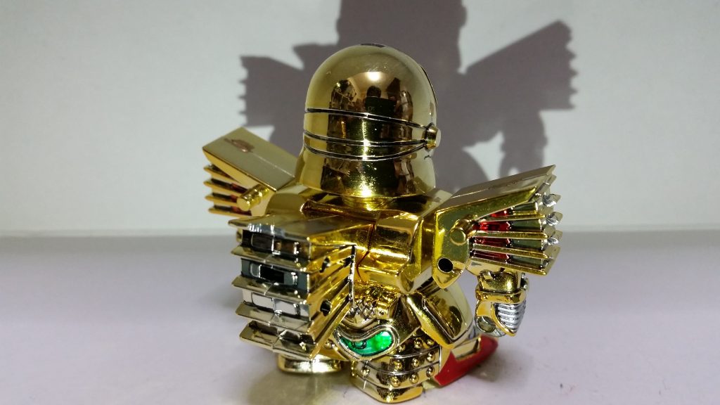 軽装状態。ザクレロヘッドが特徴的。後ろから見るとF91がモチーフだと分かりやすいですね。