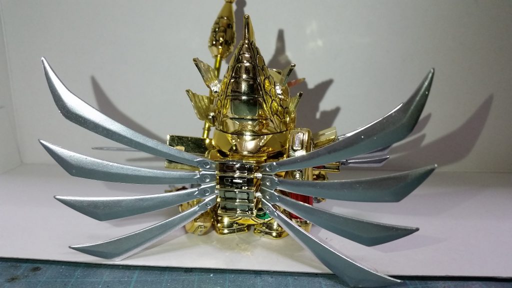千生将軍。金メッキが美しいです。美しさを損ねないようにクリアカラーやシルバーで一部塗装しています。