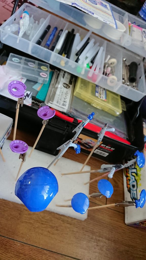 気分で作り出したのはいいもののとにかくヤスリかけで2時間消えました。