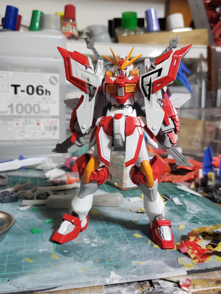 塗装した後にガンダム顔の方が似合うと思ったので、そちらの方で進めることに。