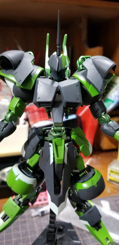 アシンメトリーな配色、前回のヅダからハマってしまいました！