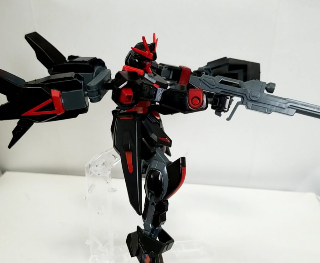 ブースターも装備しており、ガイアガンダムと違い空中戦も可能