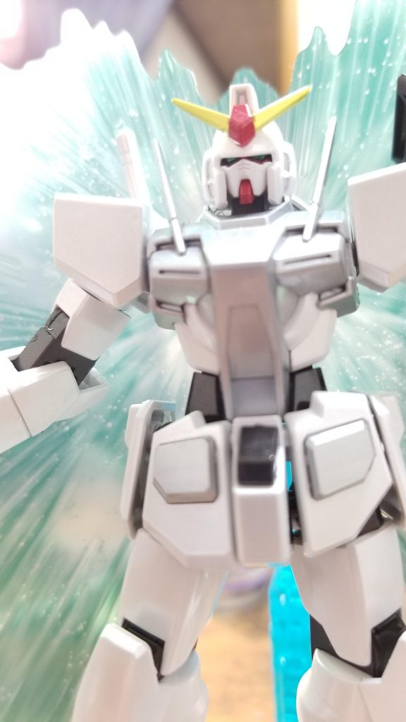 レンズ部分はクリスタルカラーのトルマリングリーンだかで塗ってます。