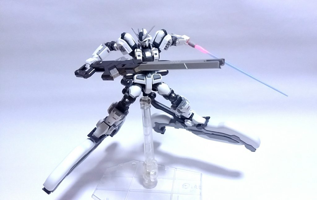 ブレードレールガン(ソードモード)+ビームサーベル発振