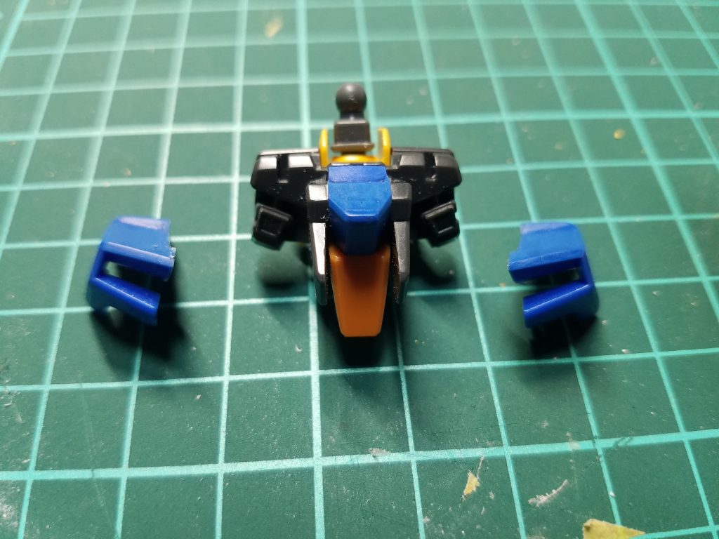 胸はハルートにストライクの胸を切って張り付け