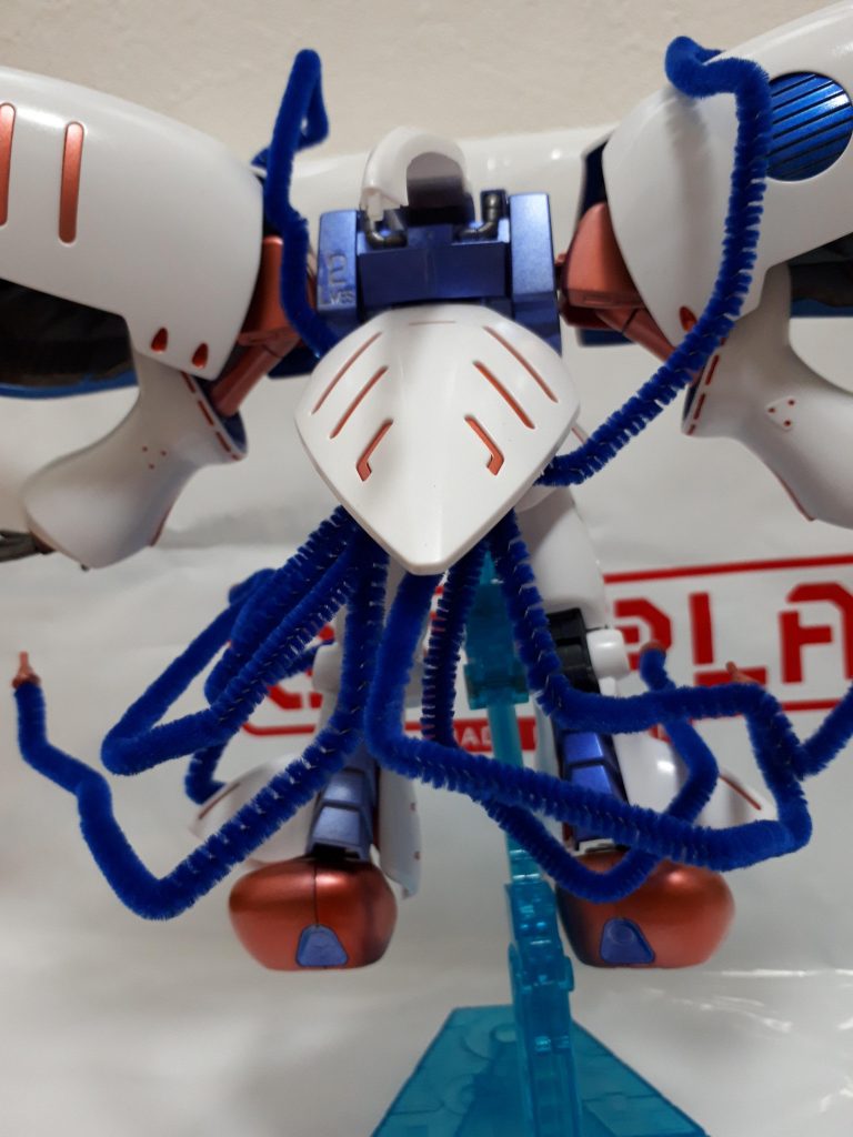 後ろから見たらモールがモジャモジャ