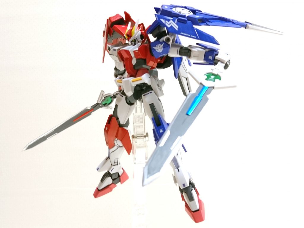 インスペクションレッドにはシャアピンクを使用。腰と足の薄赤色はシャアピンクとホワイトを1:8くらいで混ぜて作りました。