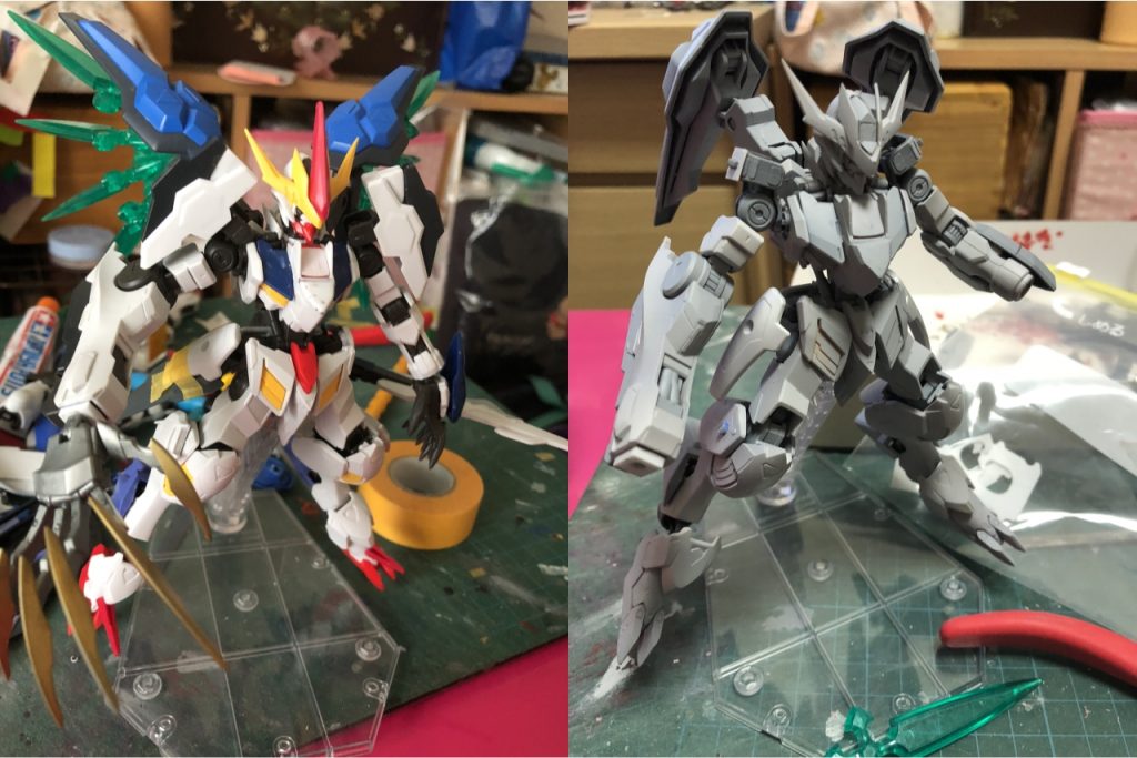 塗装前にガチャガチャ組んでた時とサフを吹いたあとです。