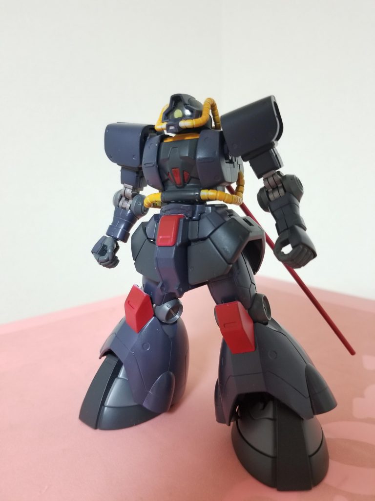 本体の塗装が終わった状態。
設定通りにティターンズカラー
にできた!(はず)