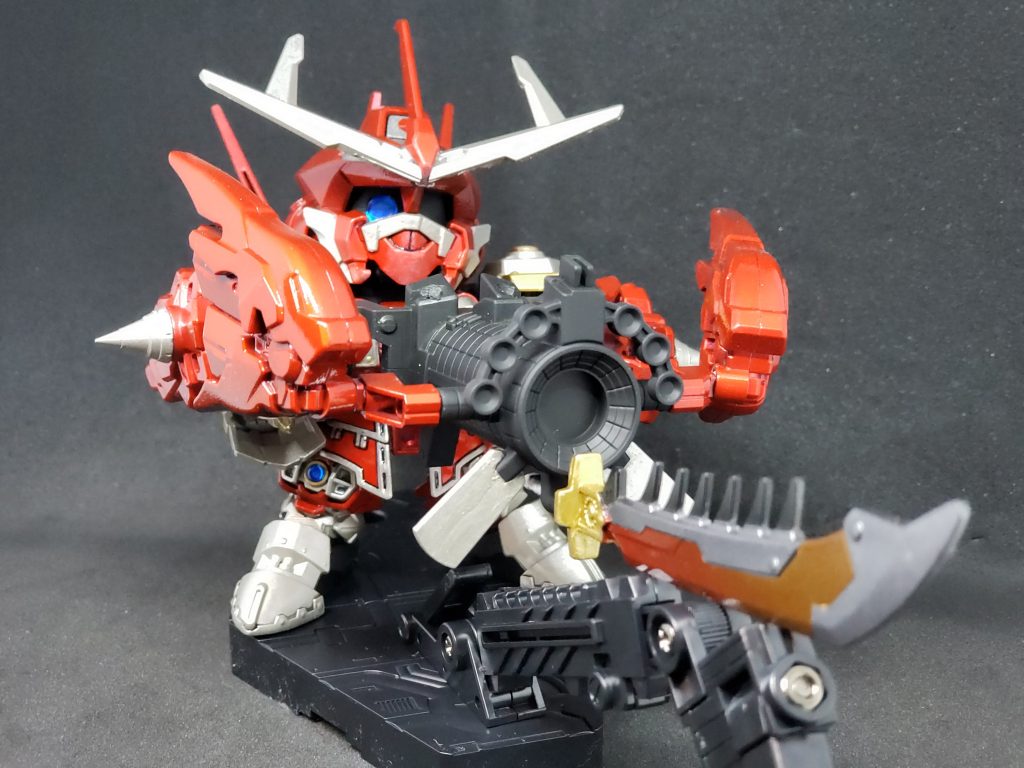 【煉獄砲】
武者シリーズといえば色々ギミックがある武器!とは思ったものの凝った物が思いつかず。
色々弄ってたら闇将軍の暗黒砲に色々くっ付いてなんかいい感じになったのでそれっぽく。
背部のスラスターと炎獄刀を暗黒砲にドッキングしております。