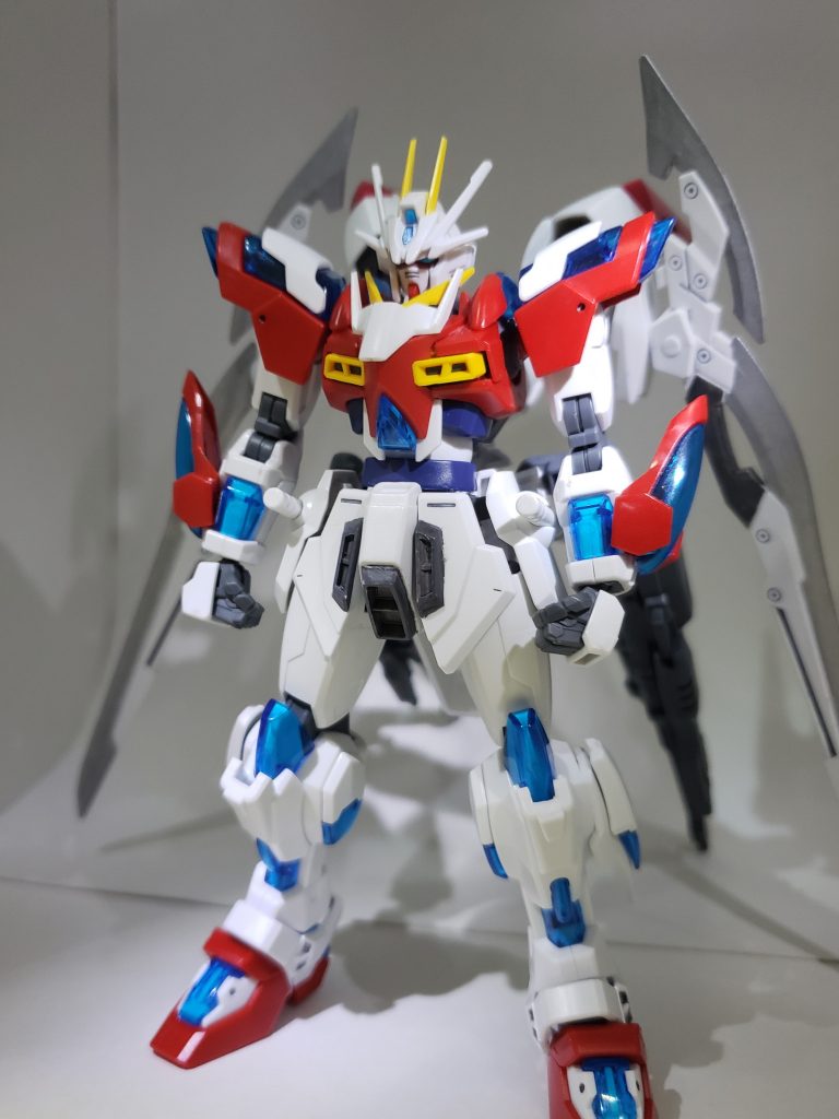 フロントショット
先述の通りベースはトラバとカミバで制作しており、各所にパーツを切った貼ったしてます。
しかしバーニング系を元にしてるので可動範囲は広いです。