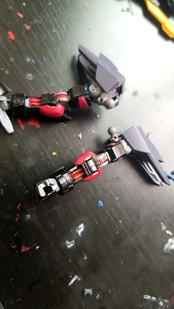 肩アーマーを変更
トランジェントグレイシャーのバックパック部分が肩っぽかったので起用
このままだとサイズが合わなかったので中身を削った