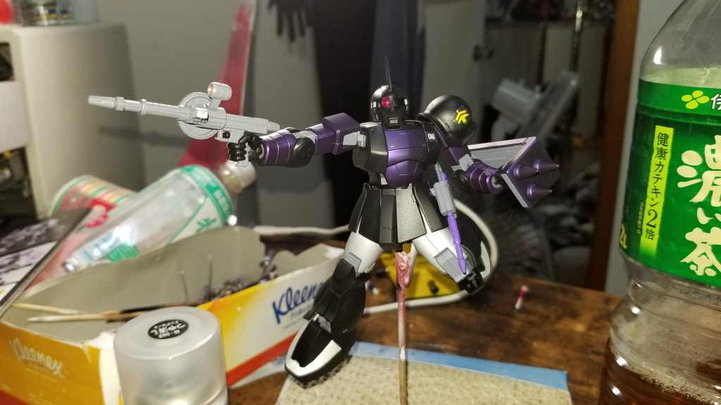 シールのアラが目立ちますね、気を抜いてました。
白部分は確かエヴォシルバーにクリアシルバー、半艶コートで仕上げたと思います。