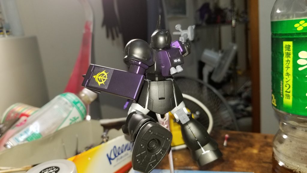 紫部分はキャンディ塗装後粗め、ラフのコートでつや消しにしています。